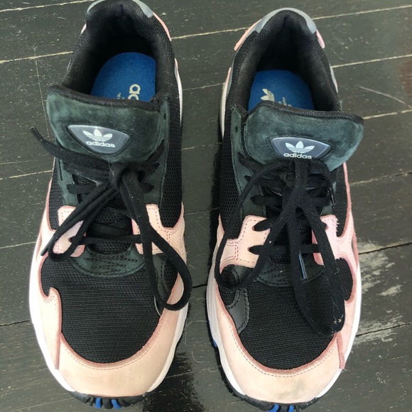 ✨HARD TO FIND✨ Adidas FALCONS - Picture 7 of 8